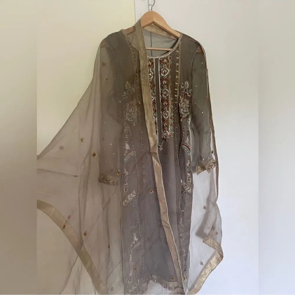Luxurious Embroidered Brown and Gold 3 piece suit - Picture 10 of 16